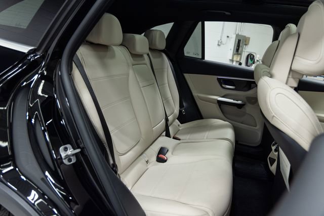 Used 2024 Mercedes-Benz GLC 300 4MATIC image 24