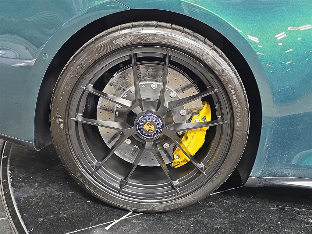 Certified 2025 Porsche 911 Carrera GTS image 29