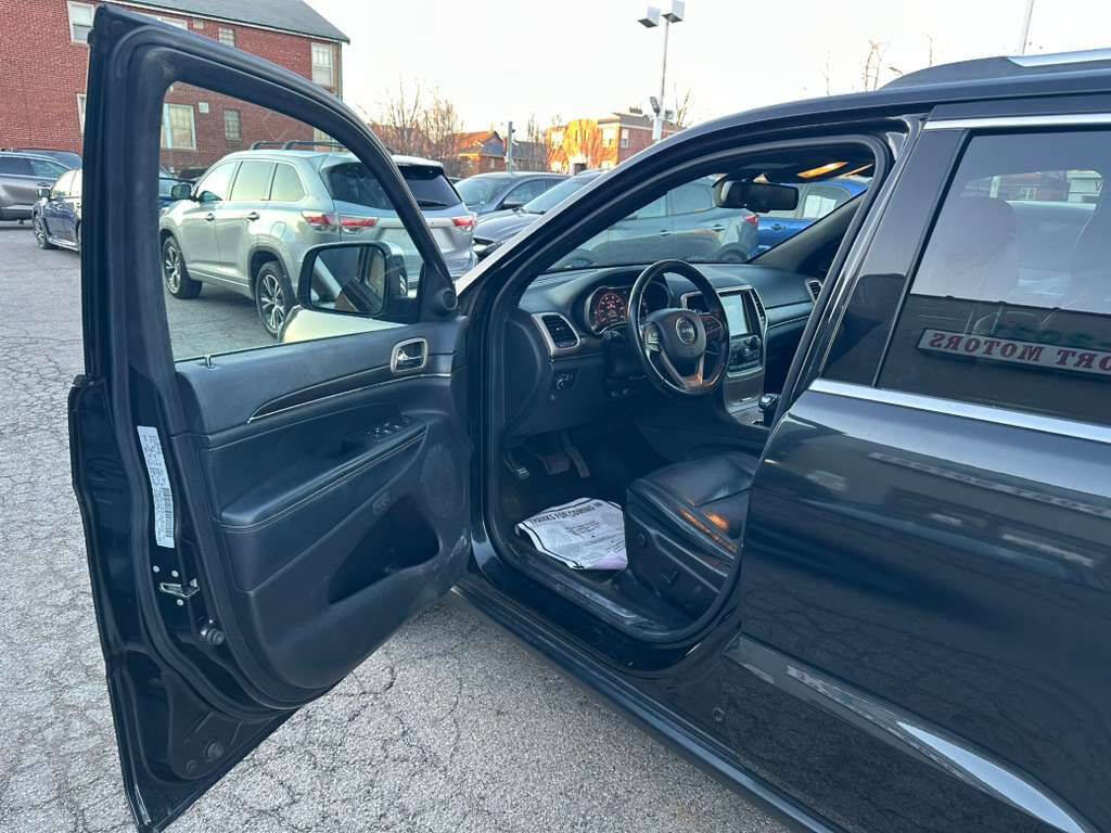 Used 2015 Jeep Grand Cherokee Limited image 9