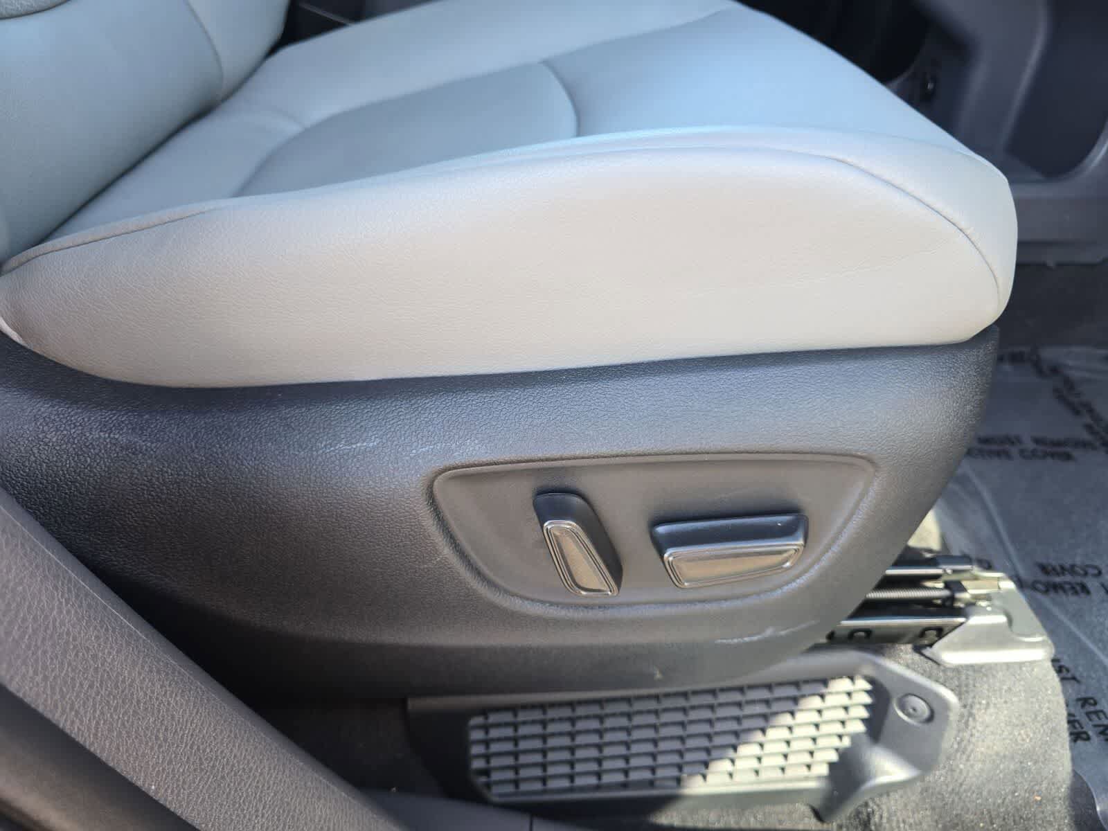 Used 2024 Toyota Sienna XLE image 13