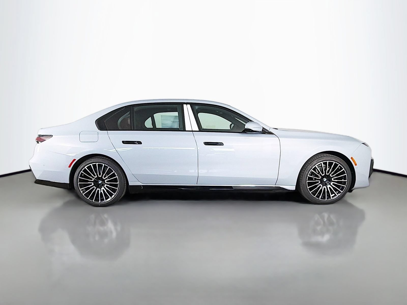 New 2026 BMW i7 eDrive50 w/ M Sport Package RWD image 8