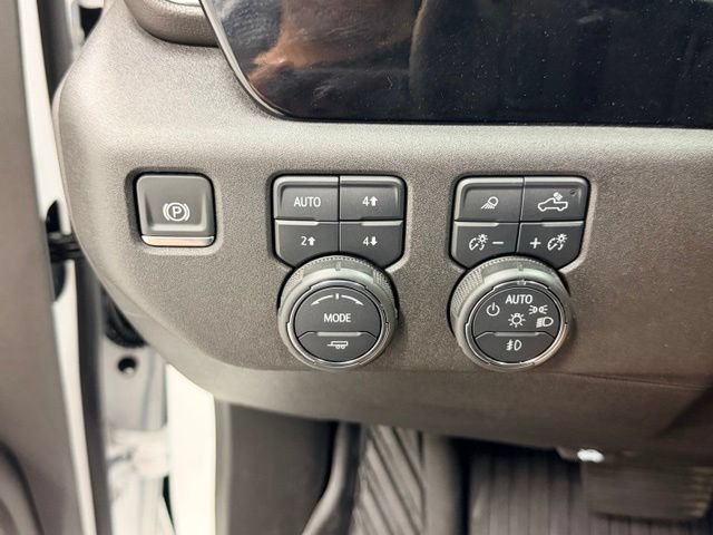 Certified 2024 Chevrolet Silverado 1500 LTZ AWD/4WD image 17