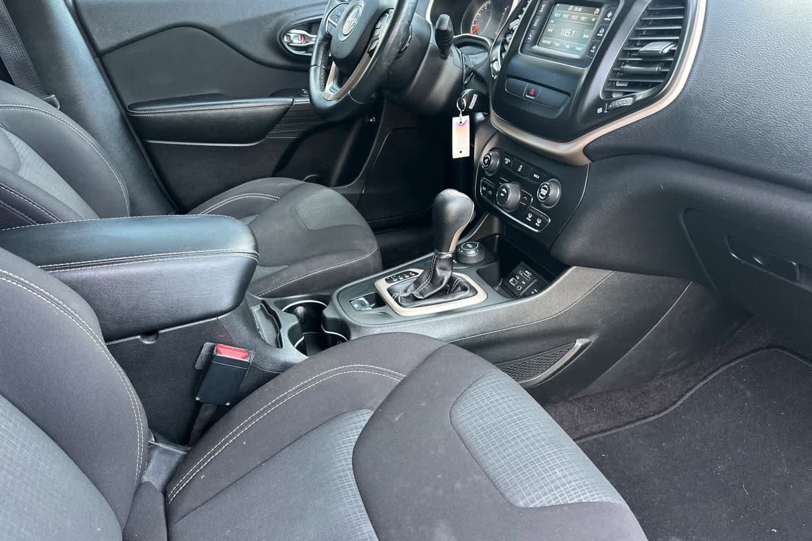 Used 2016 Jeep Cherokee Latitude image 16