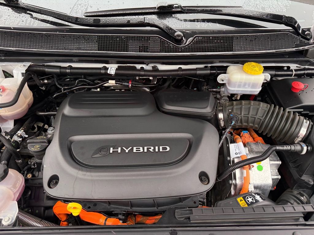Certified 2024 Chrysler Pacifica Select image 23