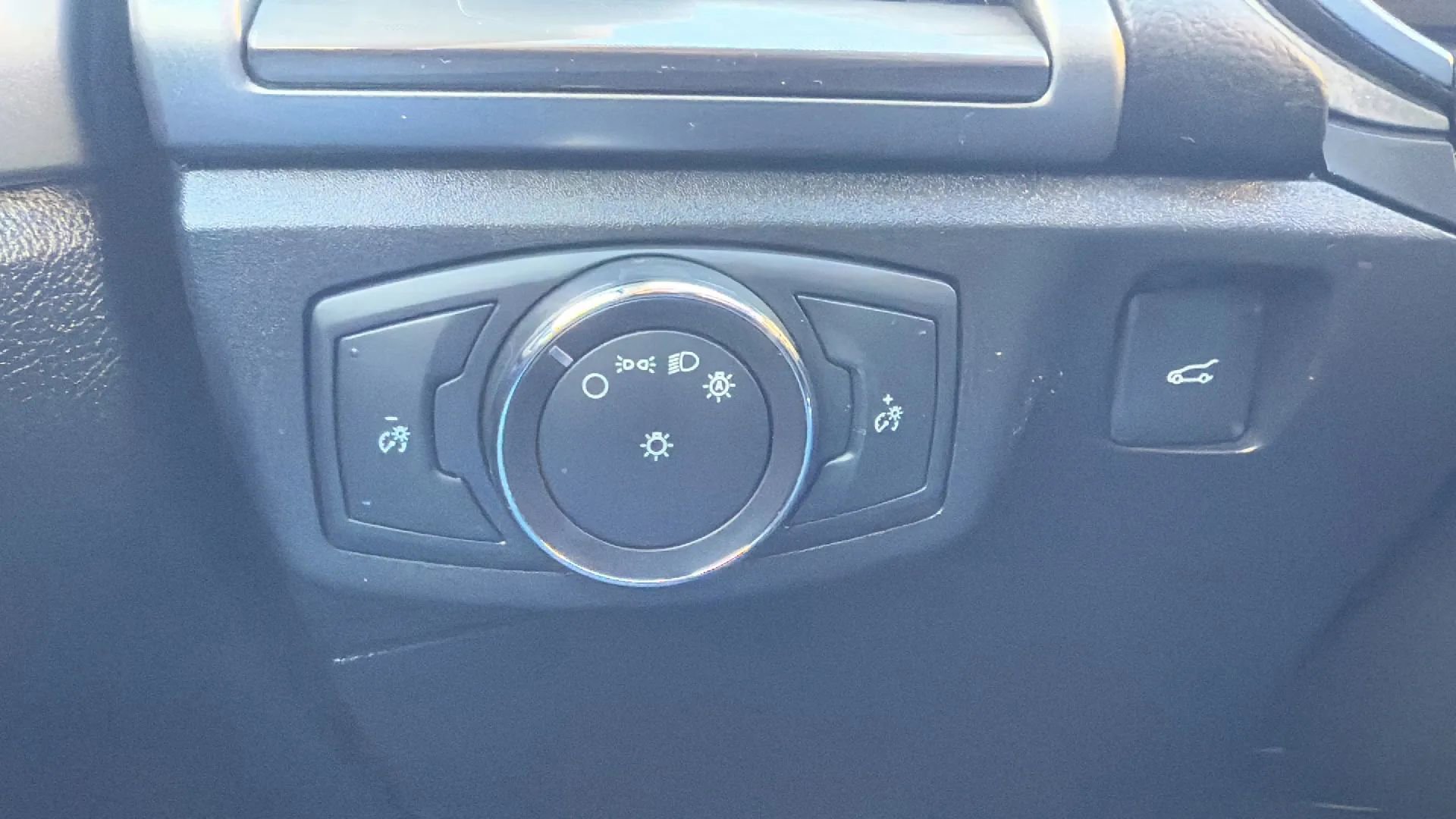 Used 2018 Ford Fusion Energi SE image 15