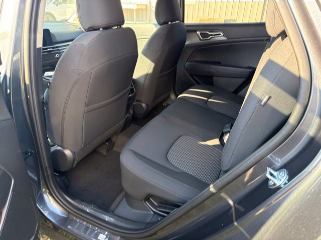 New 2027 Kia Sportage LX FWD image 11