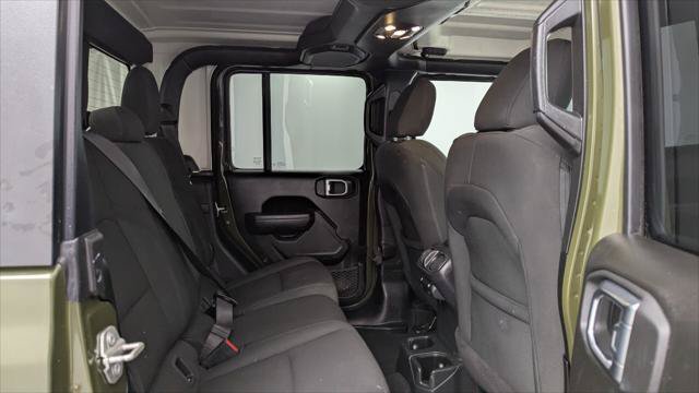 Used 2023 Jeep Gladiator Sport AWD/4WD image 18