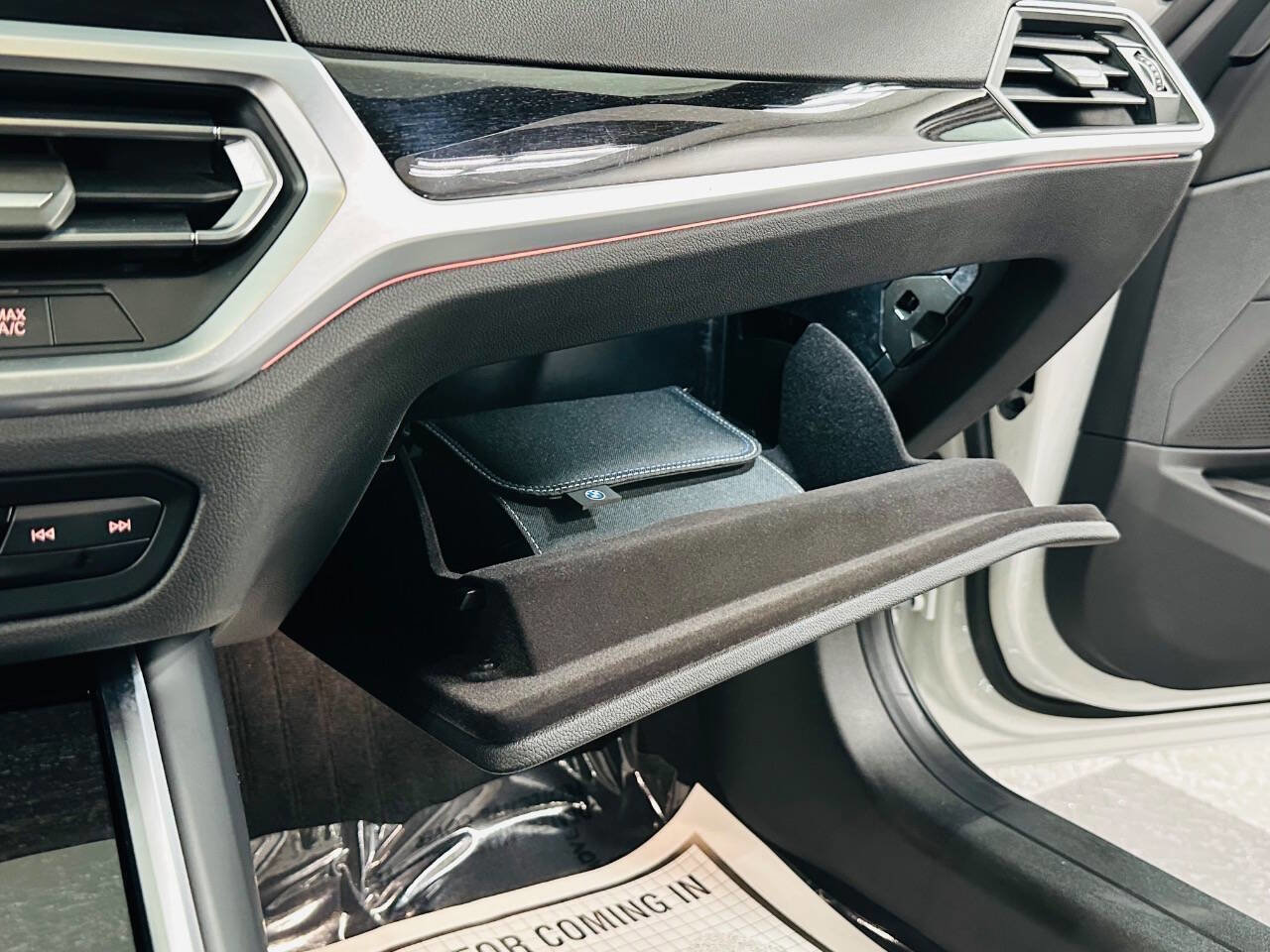 Used 2022 BMW 330i xDrive Sedan w/ Driving Assistance Package image 21