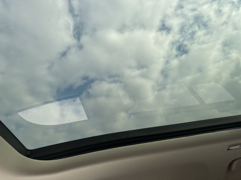 Used 2024 Land Rover Defender 110 S image 13