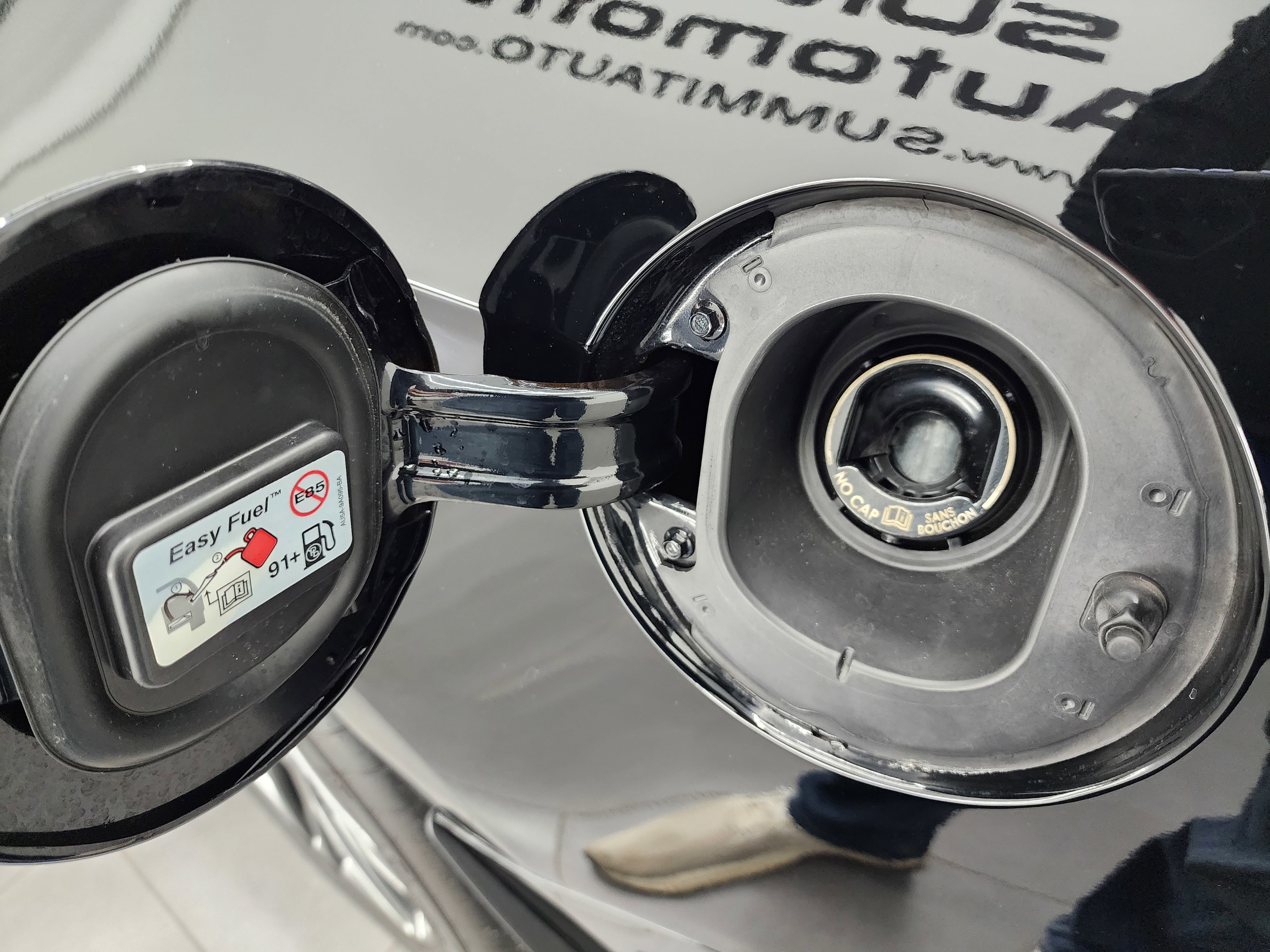 Used 2012 Ford Mustang Shelby GT500 w/ SVT Performance Pkg image 34