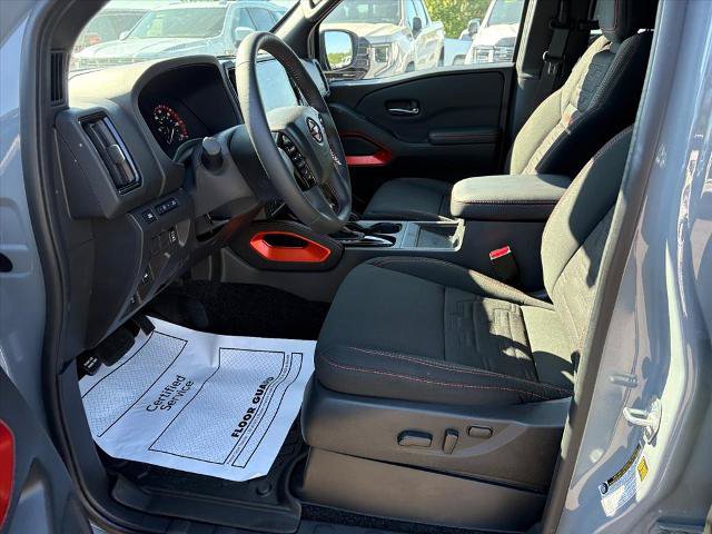 Used 2025 Nissan Frontier PRO-4X w/ Pro Convenience Package AWD/4WD image 14