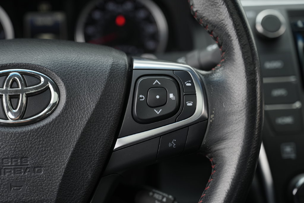 Used 2015 Toyota Camry XSE FWD image 45