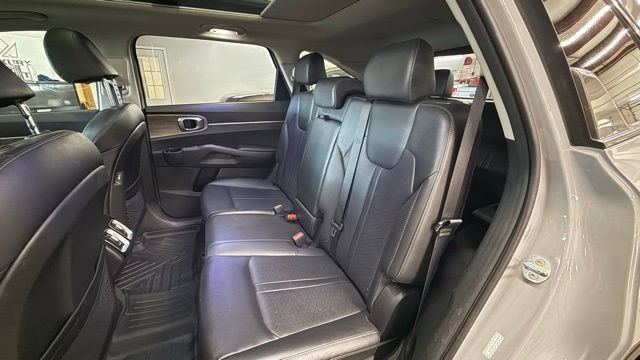 Used 2022 Kia Sorento S w/ Panoramic Sunroof Package image 24