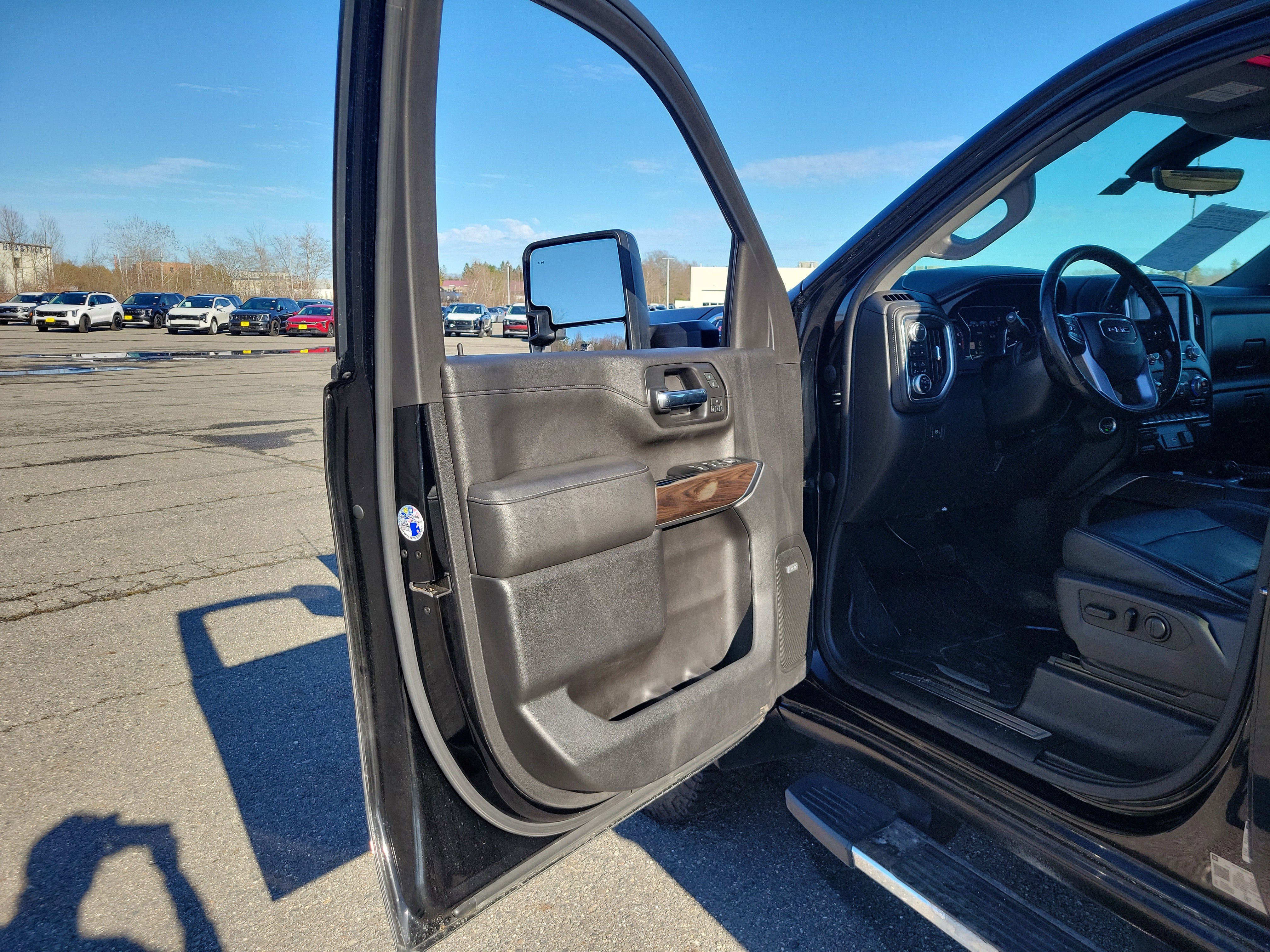 Used 2020 GMC Sierra 2500 SLT w/ SLT Premium Plus Package AWD/4WD image 15