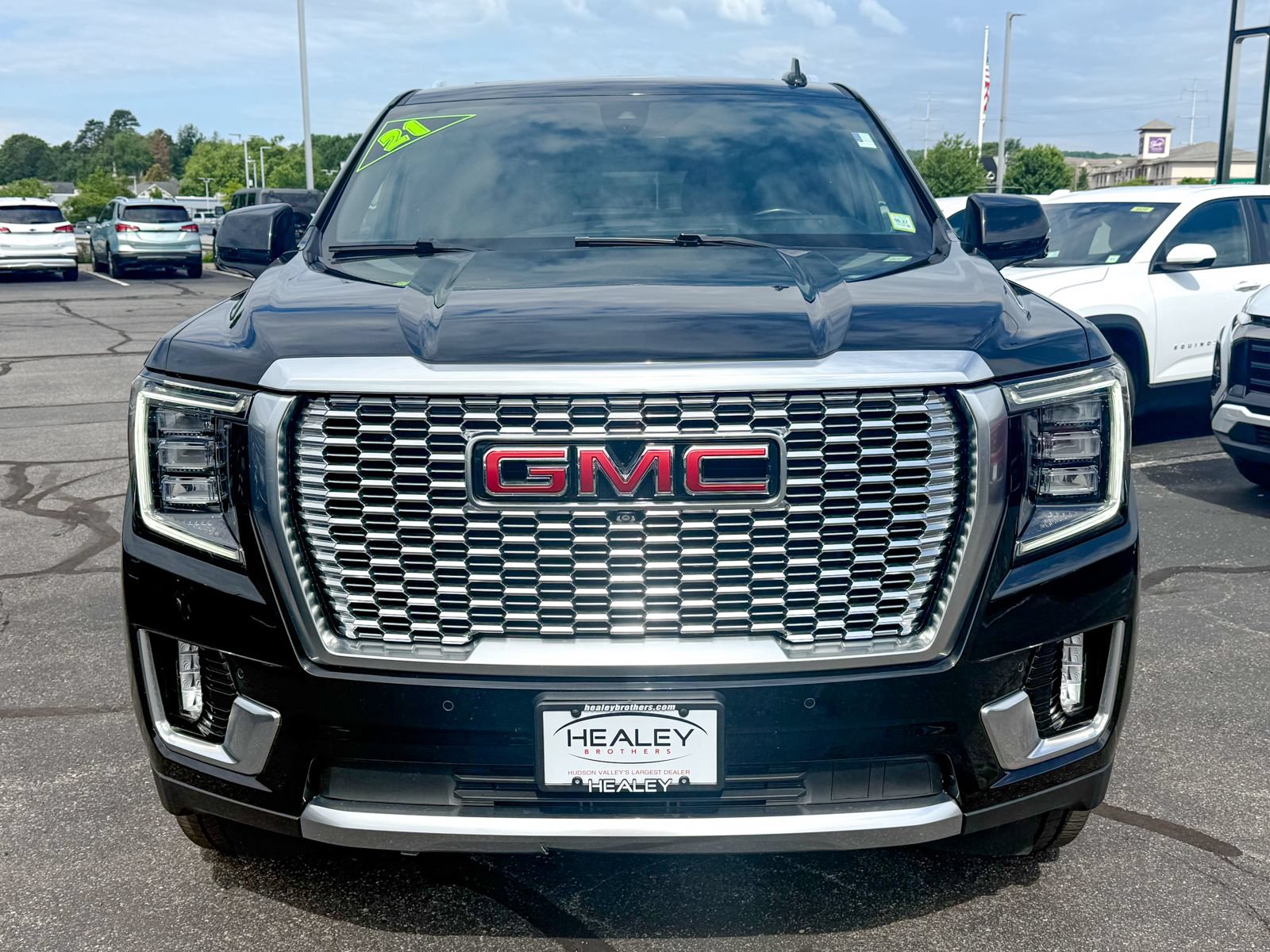 Certified 2021 GMC Yukon Denali w/ Denali Premium Package AWD/4WD image 2