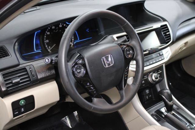 Used 2015 Honda Accord Touring image 12