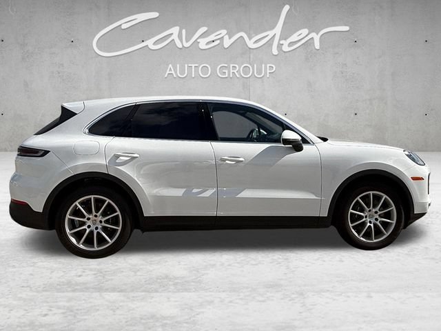 Used 2024 Porsche Cayenne AWD/4WD image 17