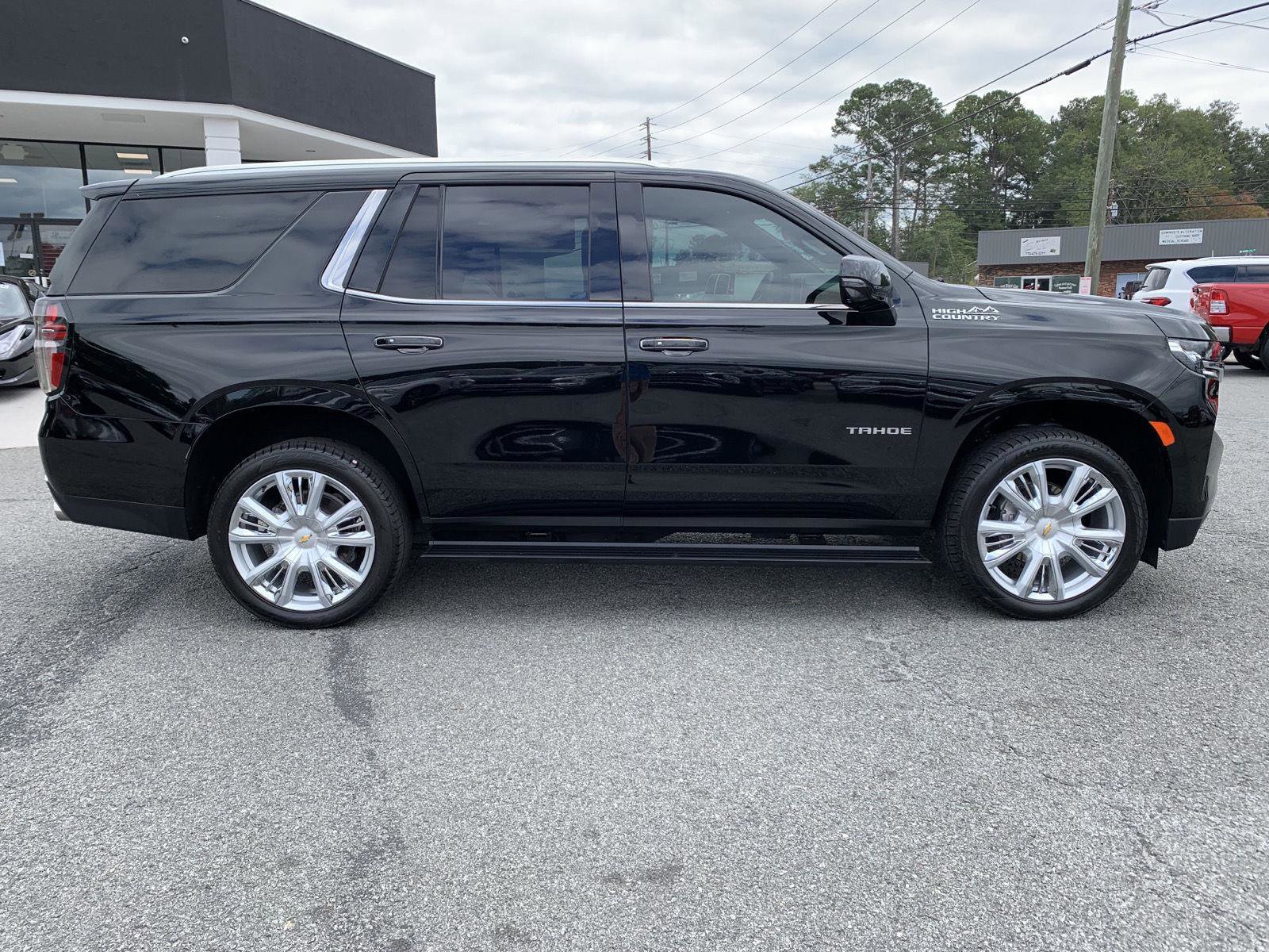 Used 2023 Chevrolet Tahoe High Country image 2