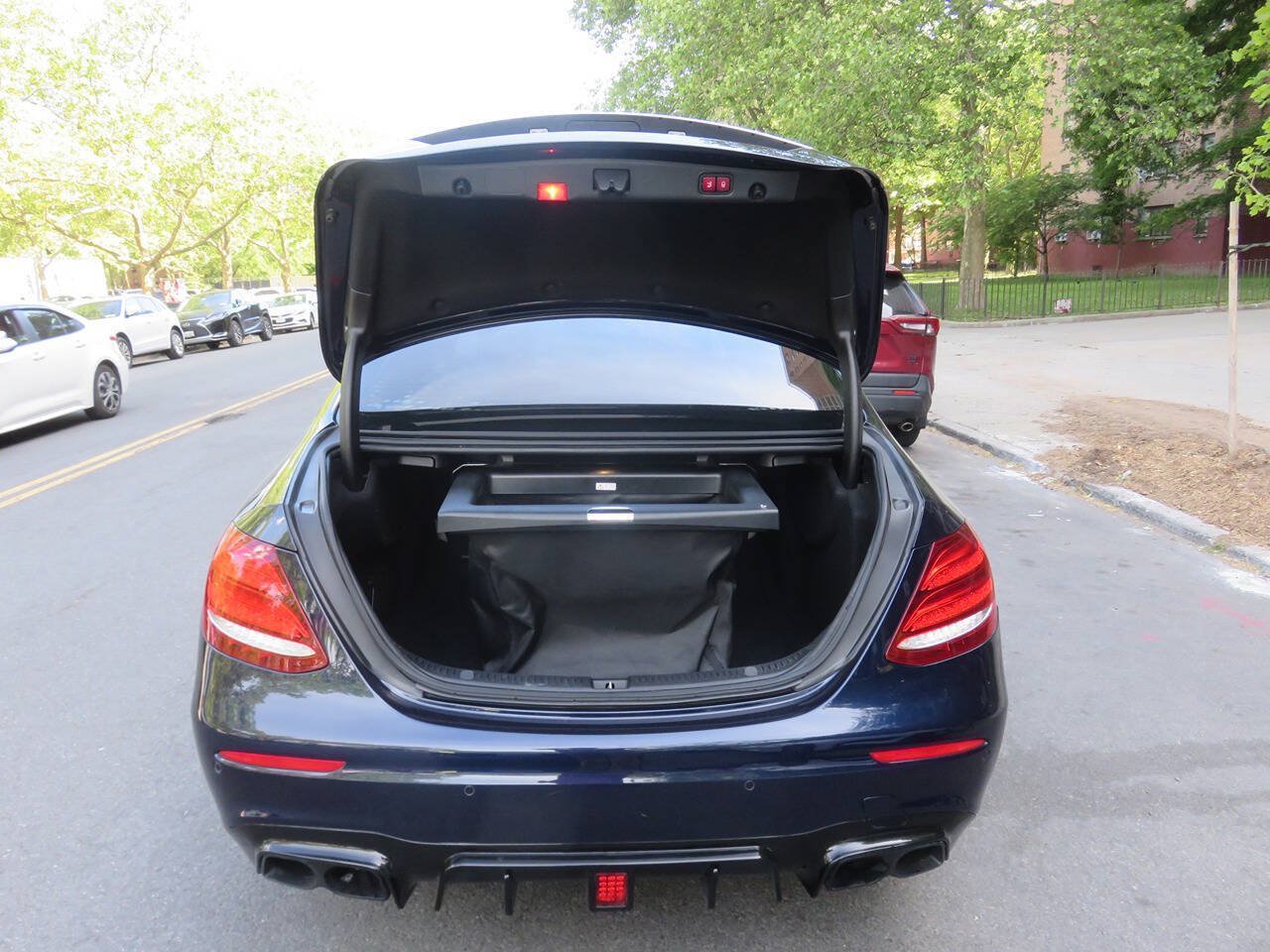 Used 2018 Mercedes-Benz E 300 4MATIC w/ Premium 1 Package image 23