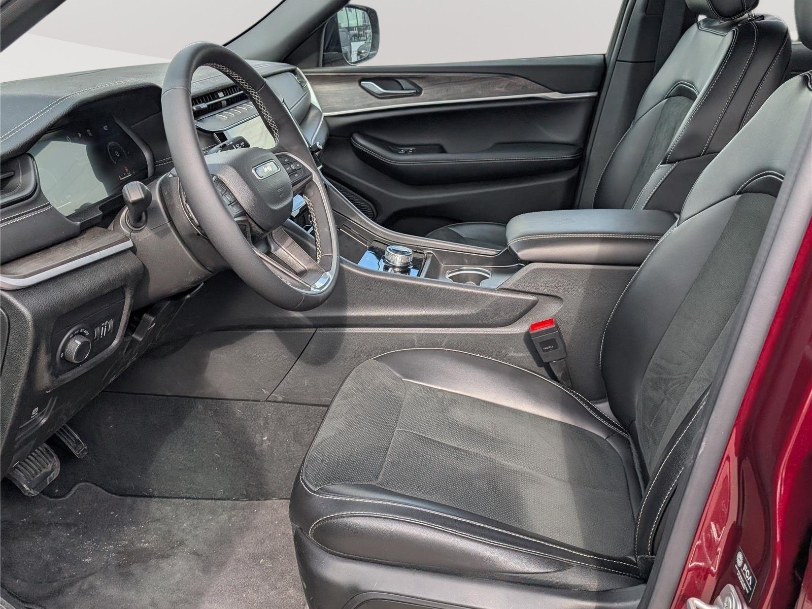 New 2026 Jeep Grand Cherokee Altitude AWD/4WD image 11