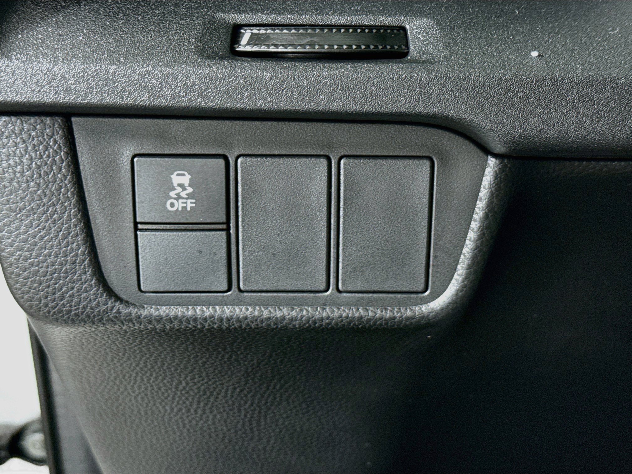 Used 2025 Honda CR-V LX image 9