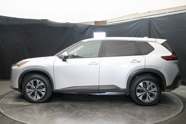 Used 2022 Nissan Rogue SV image 9