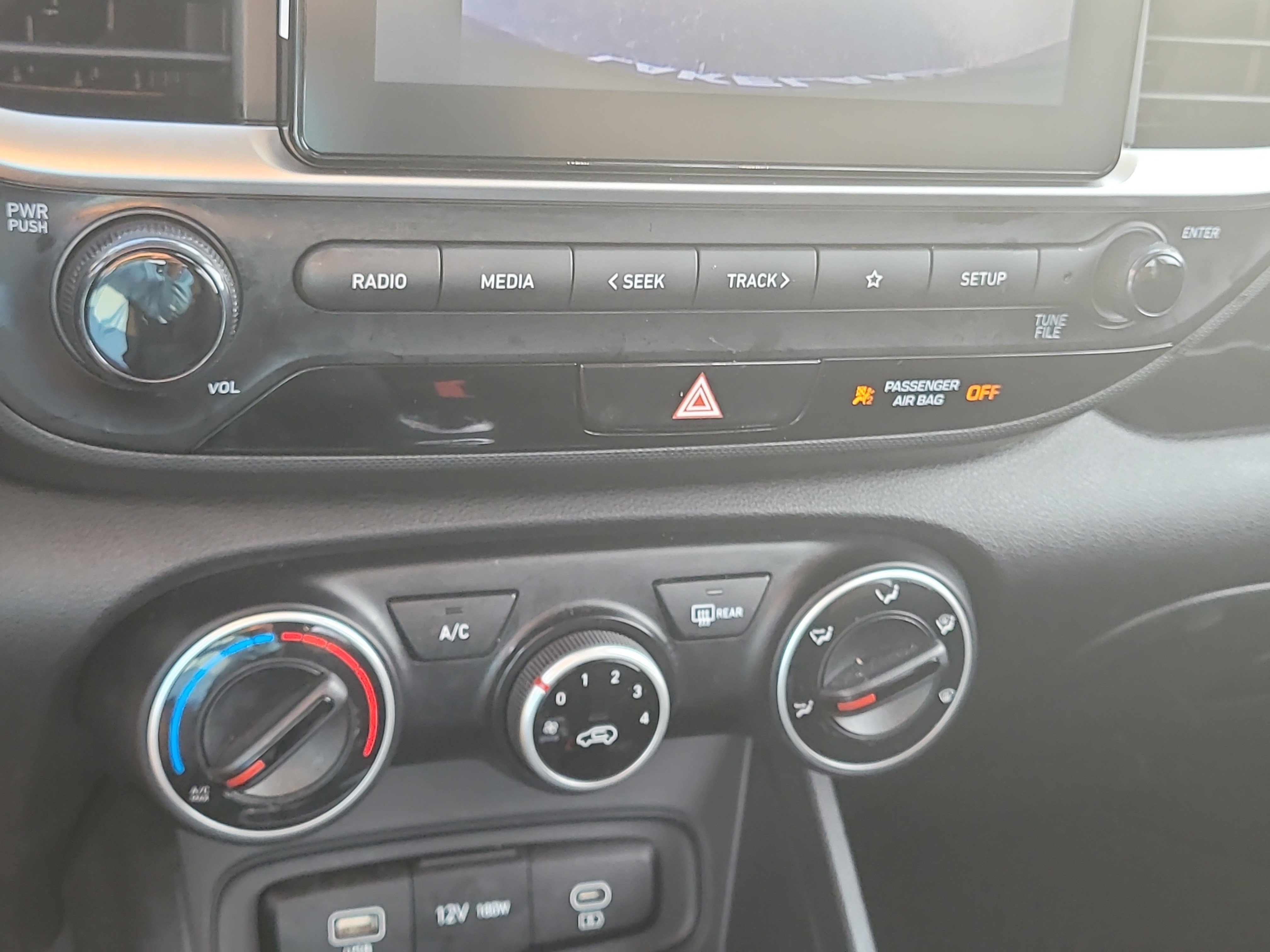 Used 2025 Hyundai Venue SE FWD image 23