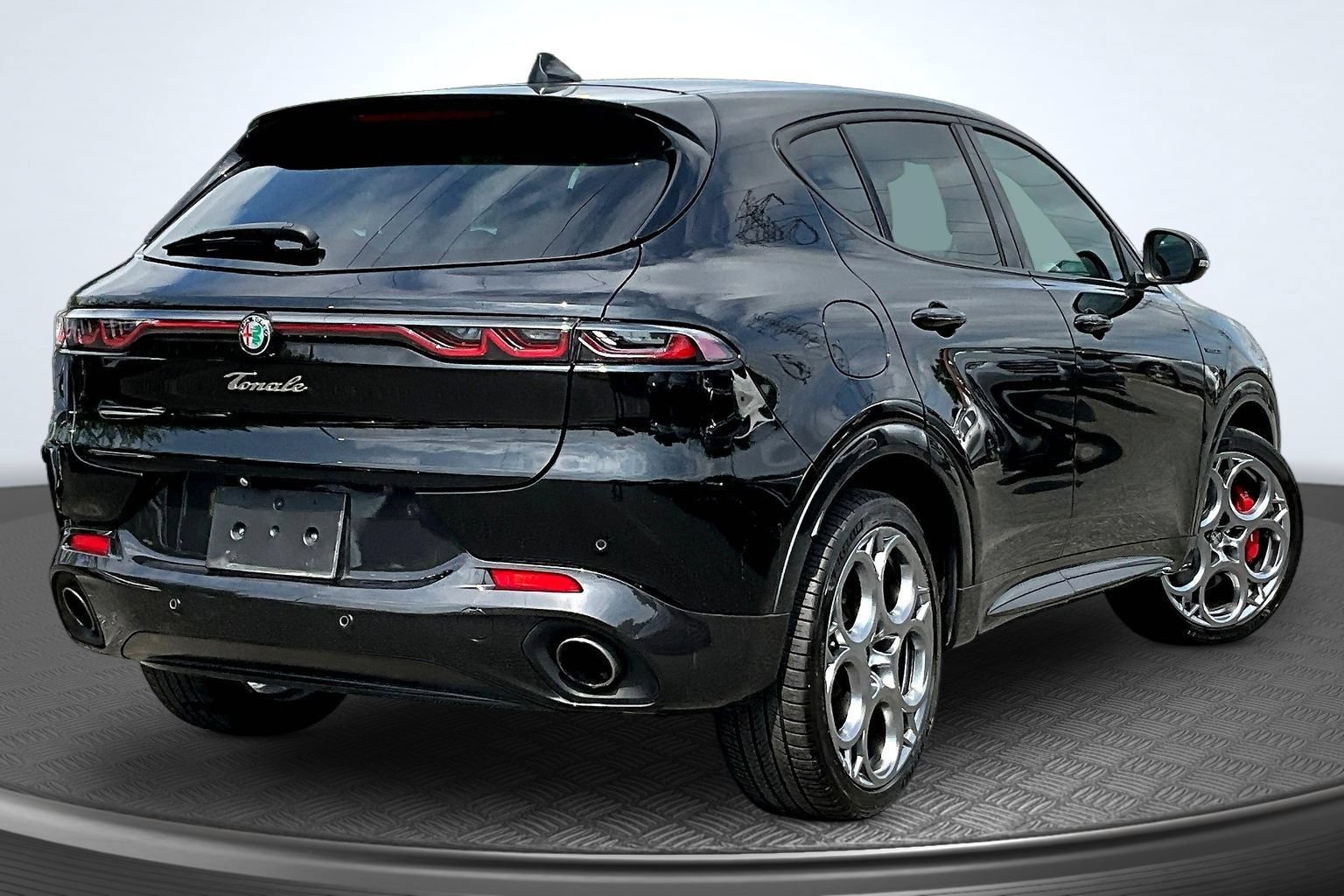 Used 2024 Alfa Romeo Tonale Veloce AWD/4WD image 5