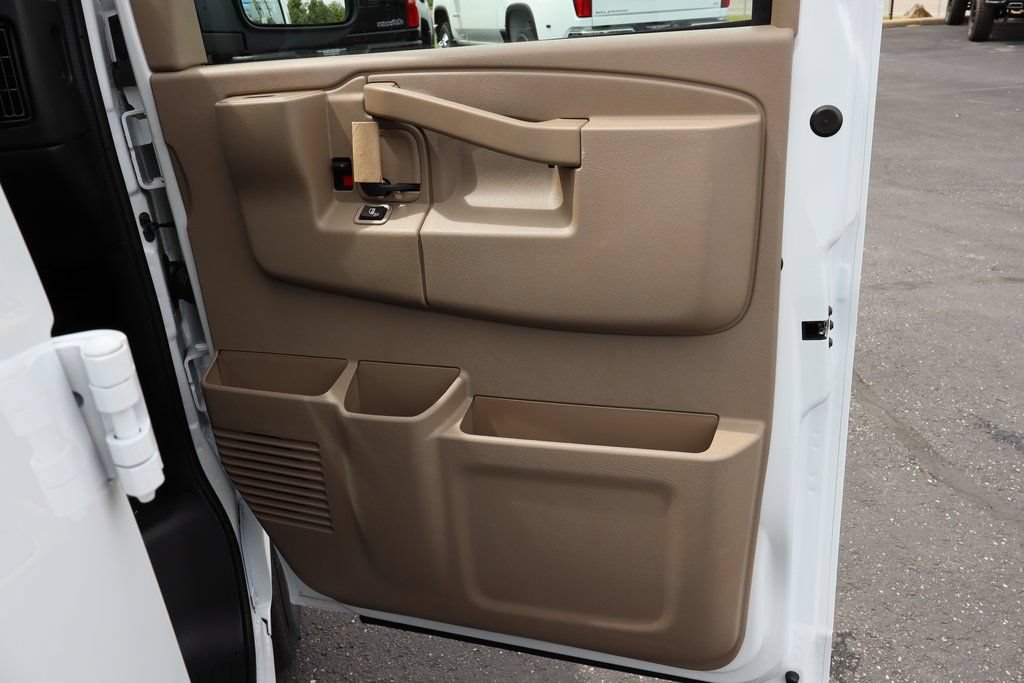 New 2025 Chevrolet Express 3500 w/ Chrome Appearance Package RWD image 17