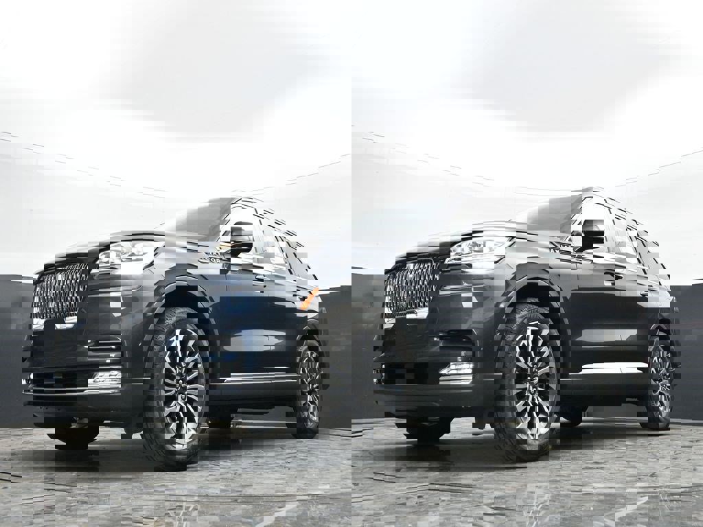 Used 2023 Lincoln Aviator Reserve w/ Equipment Group 201A AWD/4WD image 32