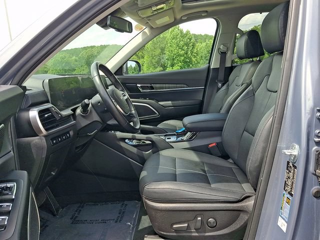 Used 2023 Kia Telluride EX w/ EX Captain's Chair Package AWD/4WD image 10