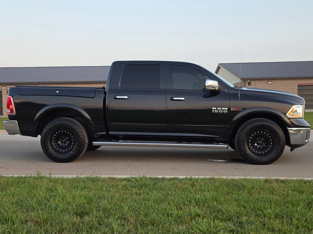 Used 2018 RAM 1500 Laramie w/ Convenience Group AWD/4WD image 4