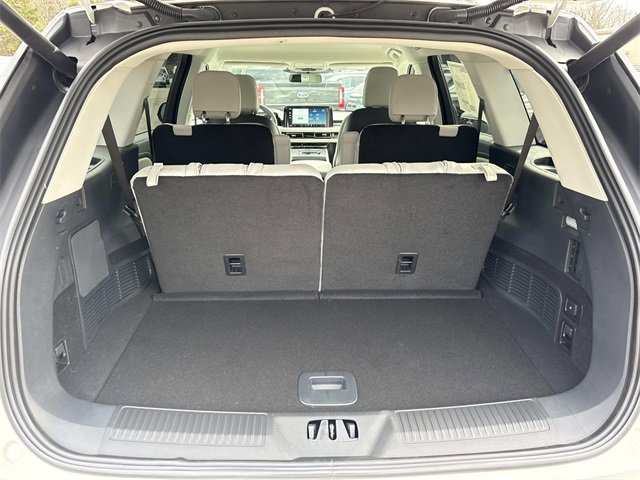 New 2026 Lincoln Aviator 2WD w/ Jet Appearance Package image 12