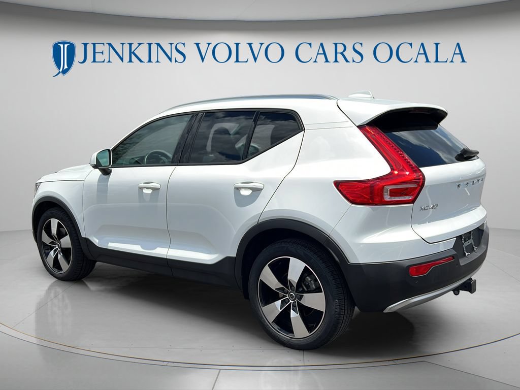 Used 2021 Volvo XC40 T5 Momentum w/ Premium Package AWD/4WD image 5