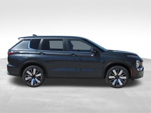 New 2026 Mitsubishi Outlander SE FWD image 2
