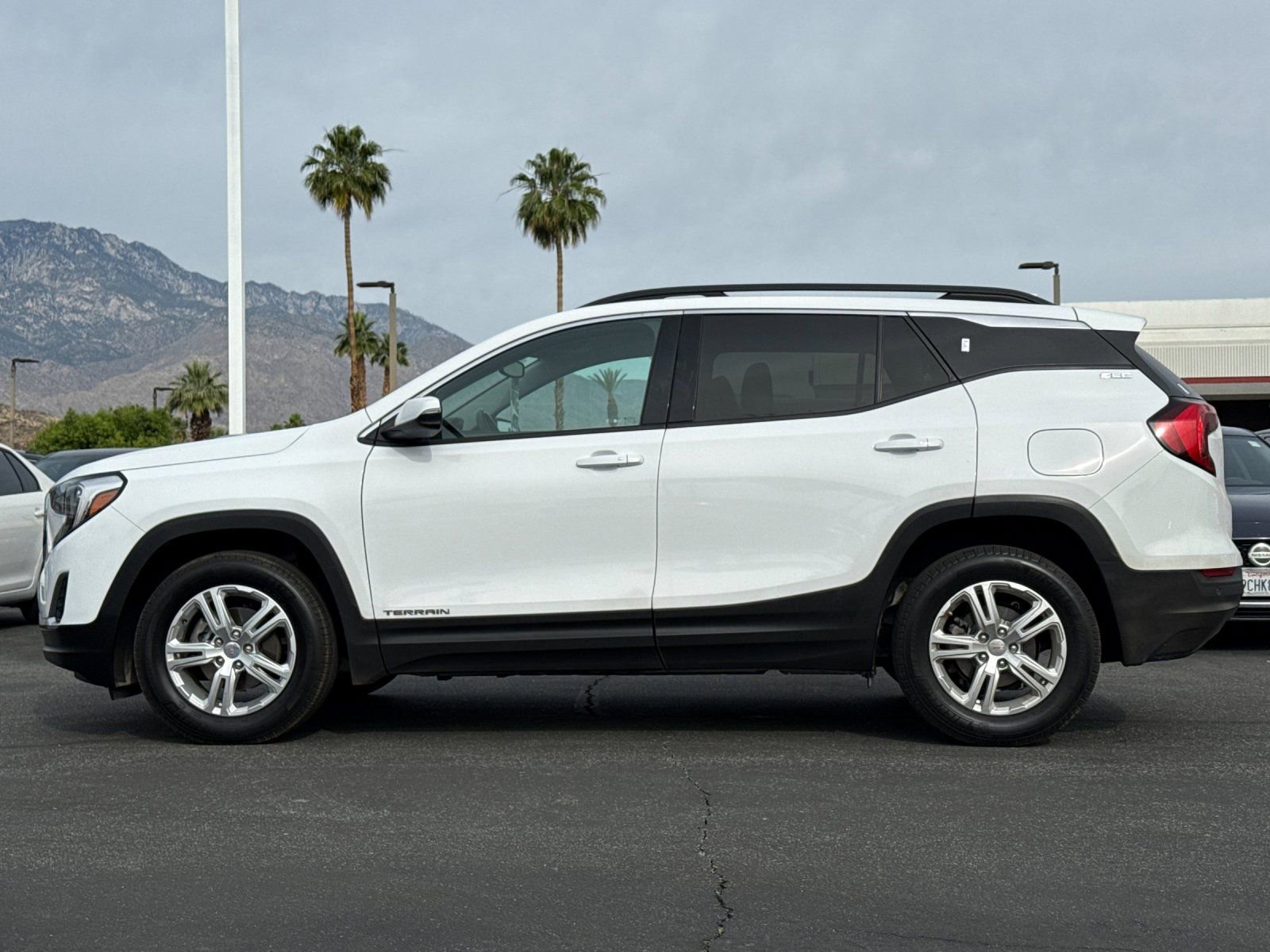 Used 2018 GMC Terrain SLE w/ Driver Convenience Package image 6