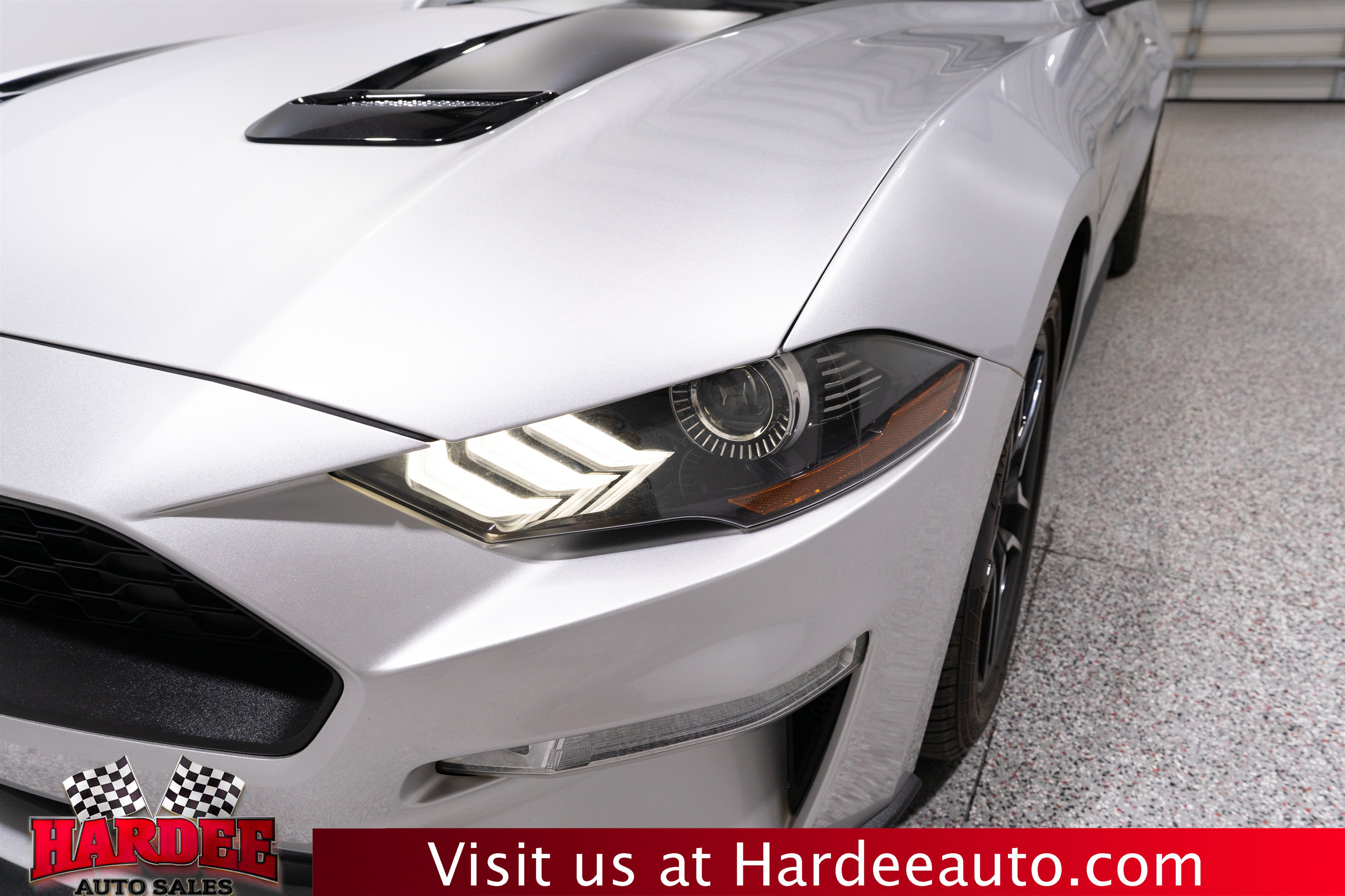 Used 2019 Ford Mustang Premium RWD image 12