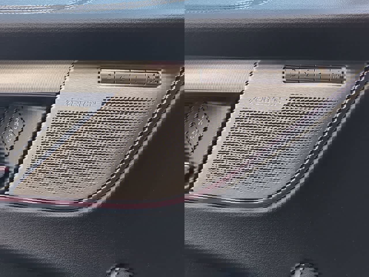 Used 2024 Jaguar F-PACE R-Dynamic S image 32