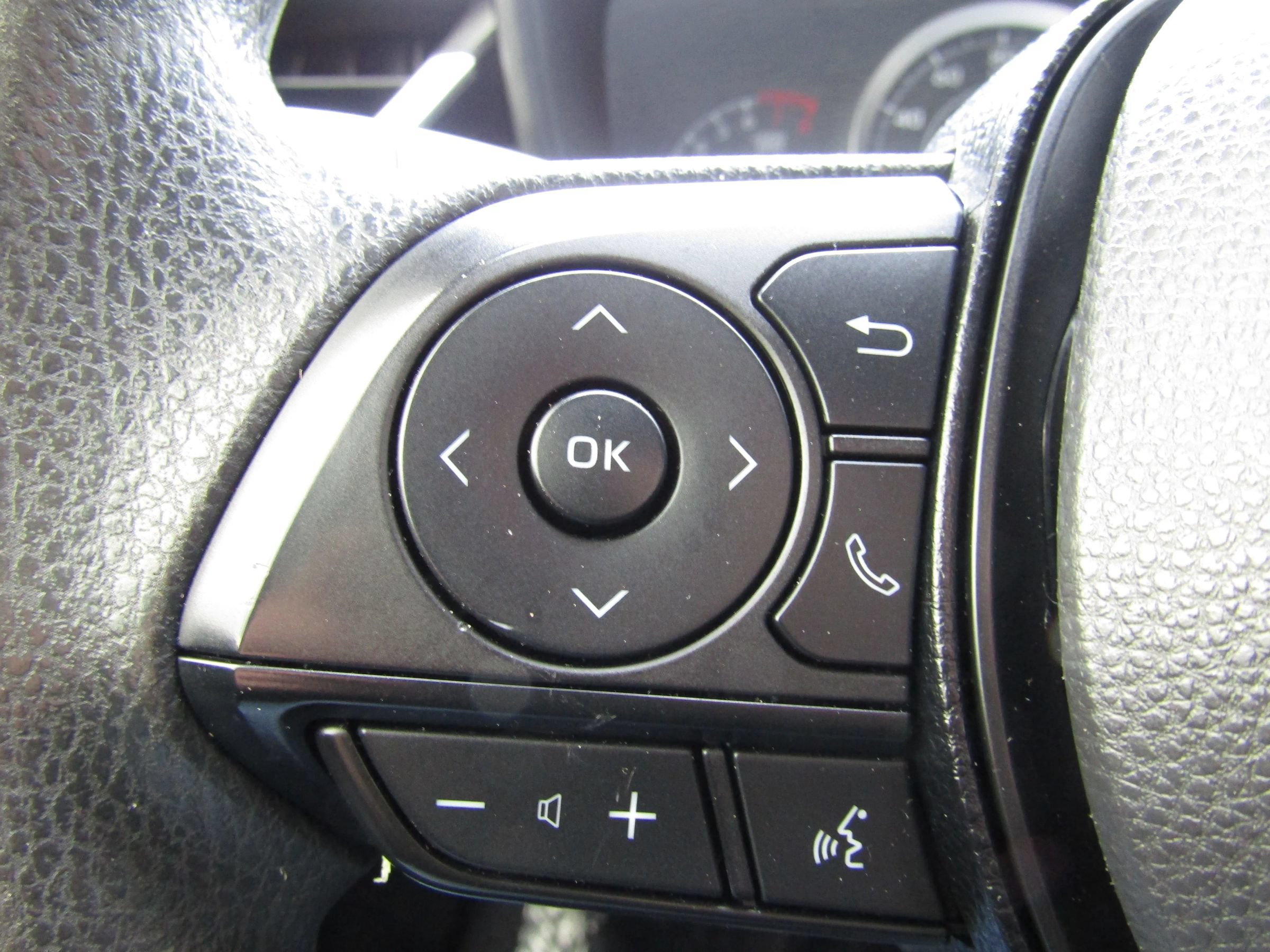 Used 2020 Toyota Corolla LE FWD image 22