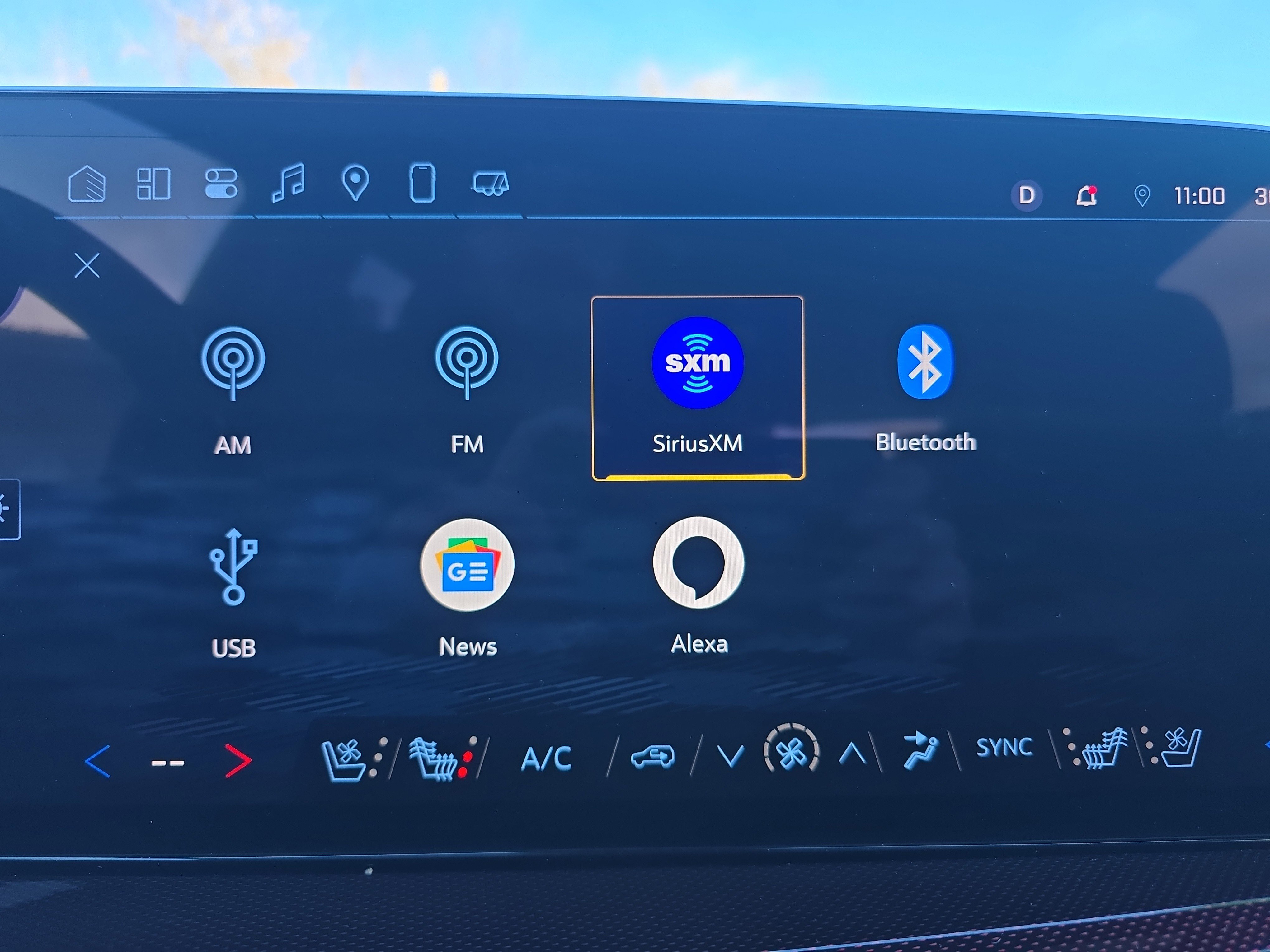 Used 2024 Chevrolet Traverse RS w/ LPO, Floor Liner Package image 32