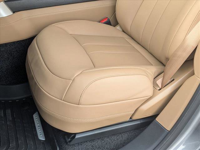 New 2026 Land Rover Range Rover SE image 4