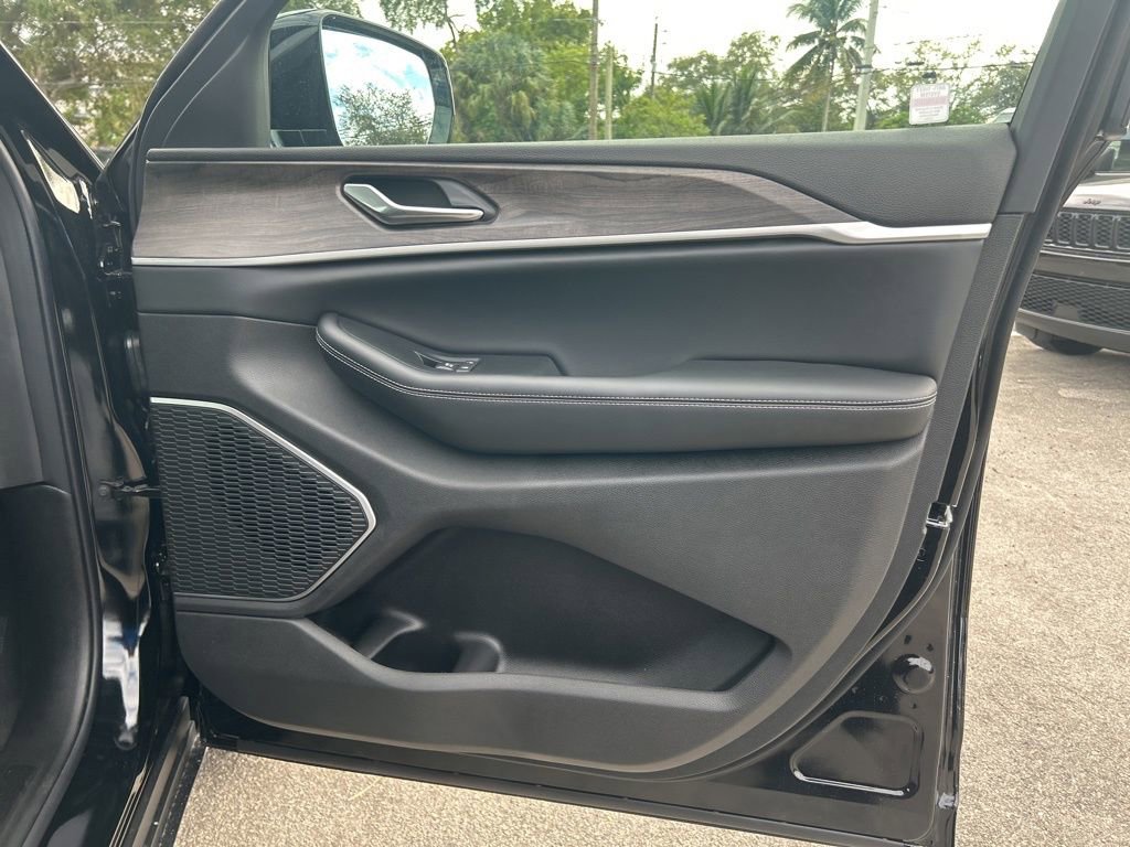 New 2026 Jeep Grand Cherokee Limited image 27