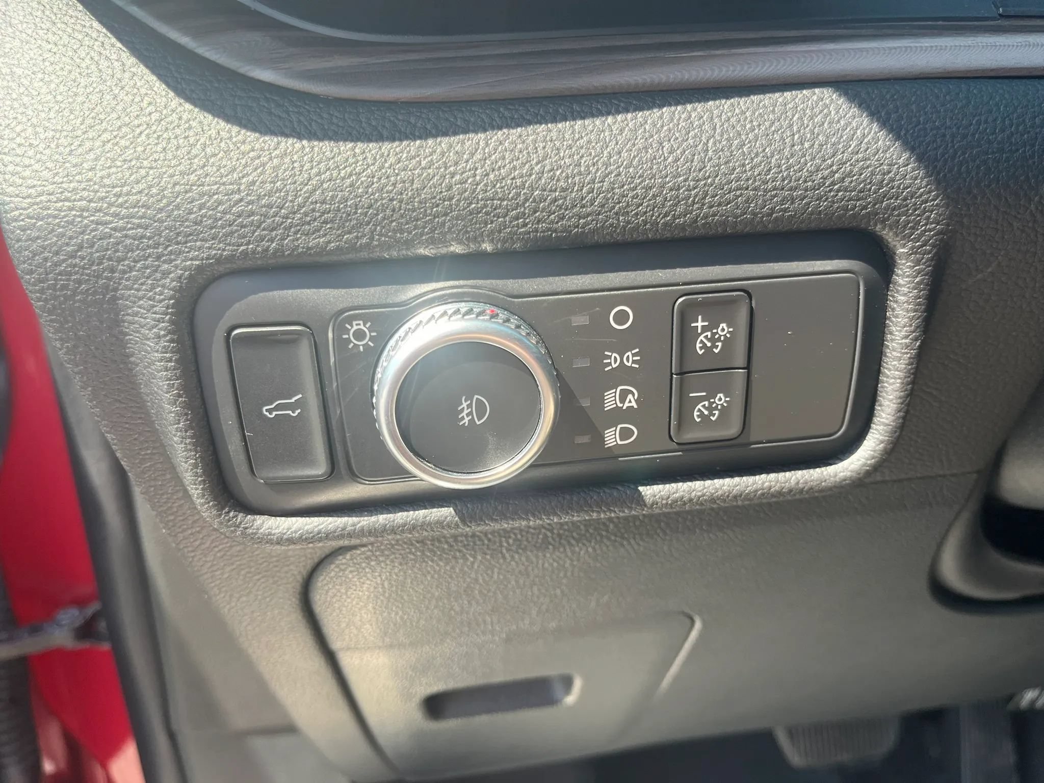 Used 2022 Ford Explorer Limited w/ Equipment Group 301A AWD/4WD image 16