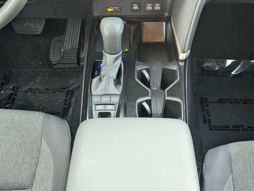 Used 2025 Toyota Camry LE image 18