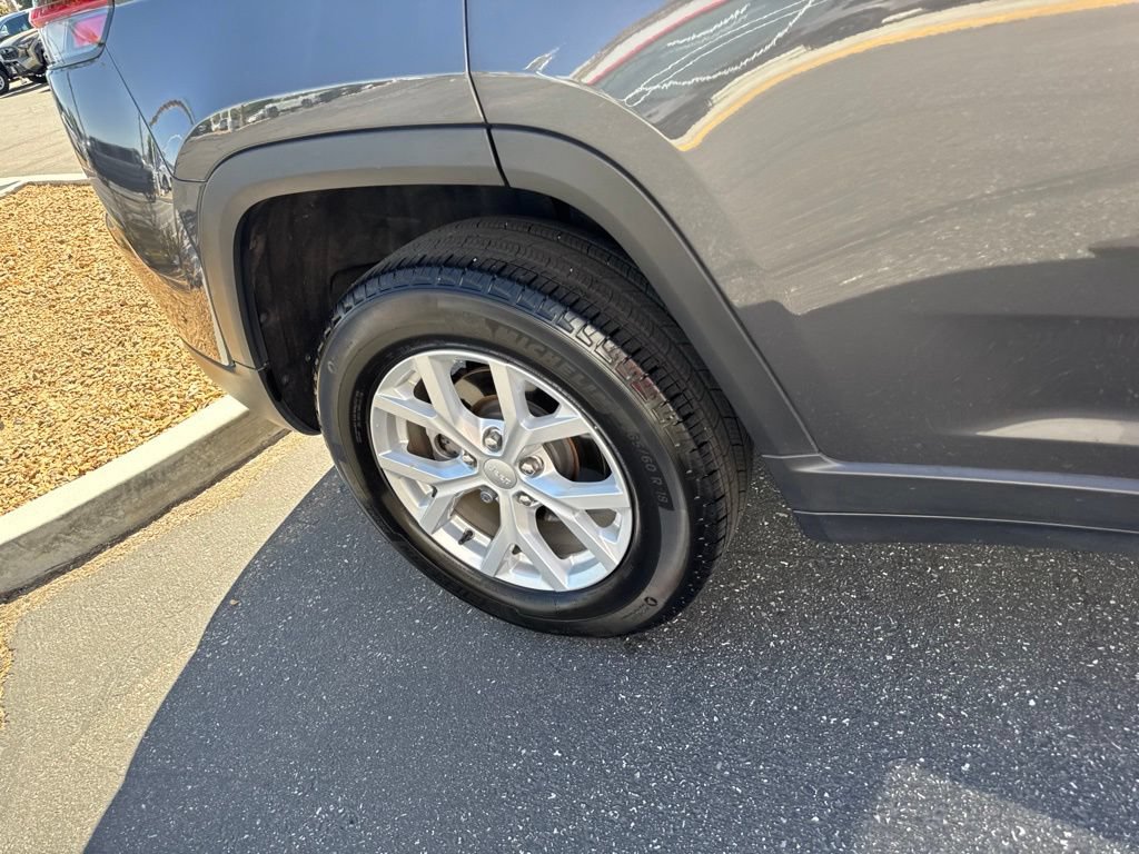 Used 2023 Jeep Grand Cherokee Limited AWD/4WD image 21