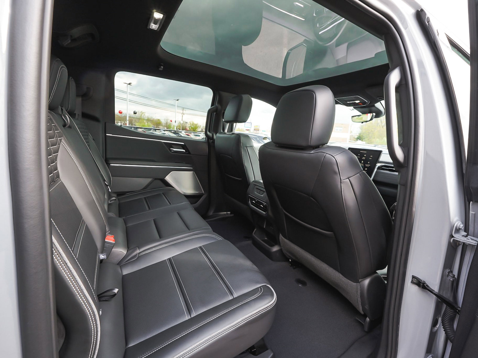 Used 2024 GMC Sierra EV Denali image 42