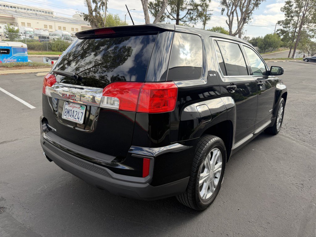 Used 2017 GMC Terrain SLE FWD image 3