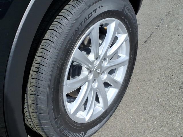 Certified 2023 Cadillac XT4 Luxury w/ Cold Weather Package image 10