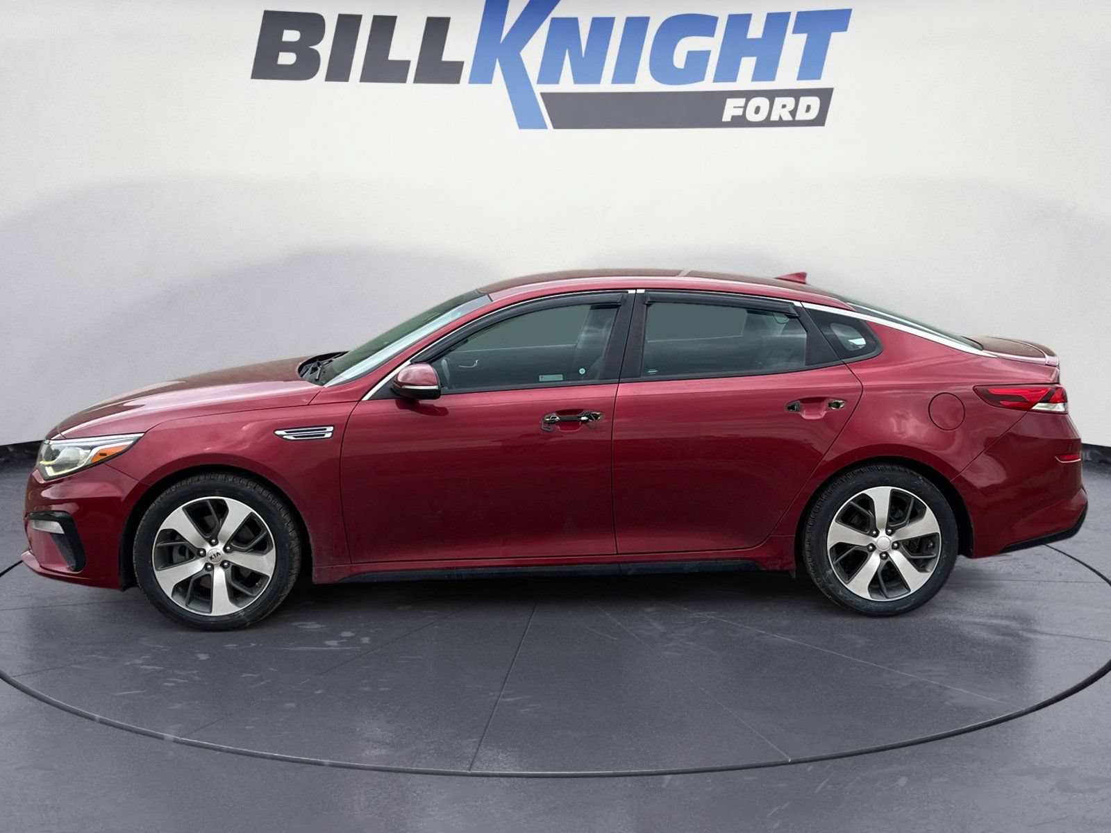 Used 2019 Kia Optima S FWD image 2