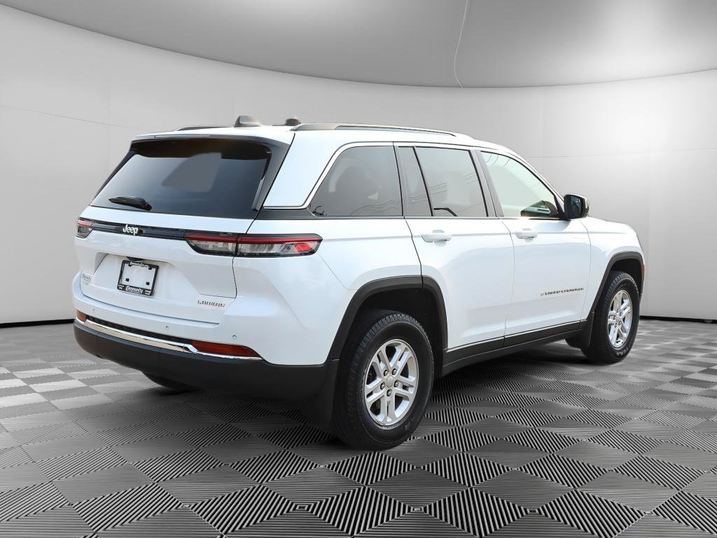 Used 2025 Jeep Grand Cherokee Laredo w/ MOPAR Finishing Package RWD image 8